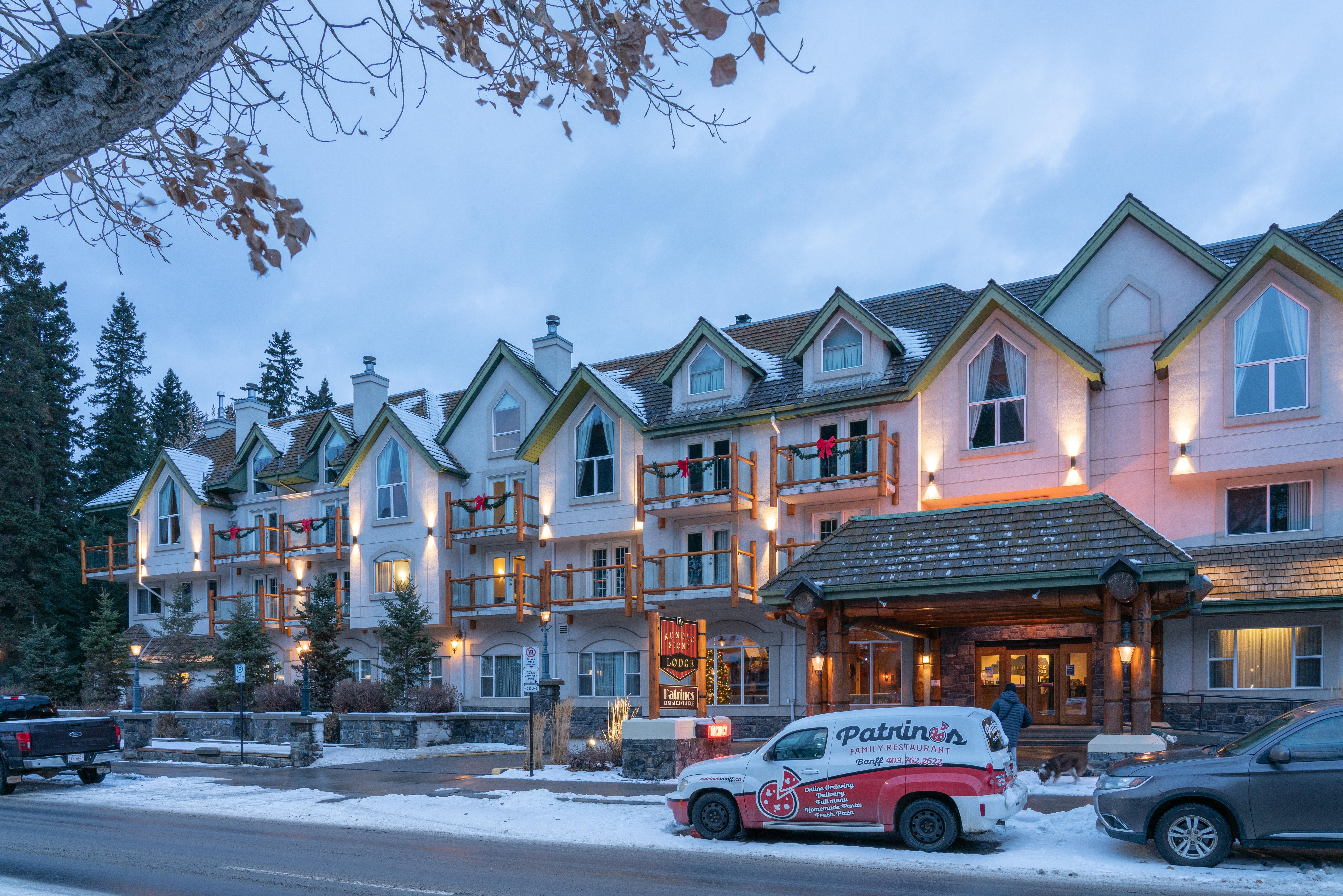 The Rundlestone Lodge Banff Exterior photo